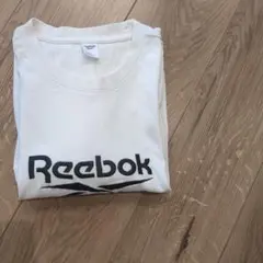 ▪️Reebok▪️ ロゴ Tシャツ ホワイト　刺繍　パキスタン製