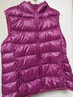 UNIQLO フード付きパープルダウンベスト