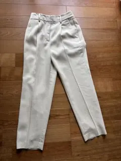 プラステ　テーパードパンツ　アイボリー