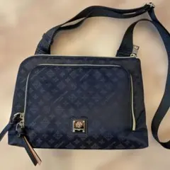 【新品】クリスチャンオリビエ　ブラック ロゴ入り ショルダーバッグ　斜めがけ