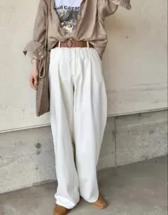 UNIQLOドレープデニムタックパンツ　オフホワイト　M