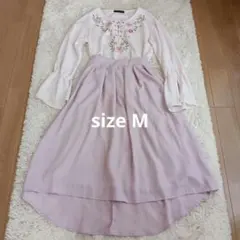 フラワー刺繍レースアップトップス フィッシュテールスカート シフォン スプリングのサムネイル