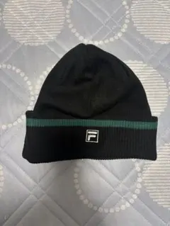 FILA ニット帽 黒と緑のストライプ
