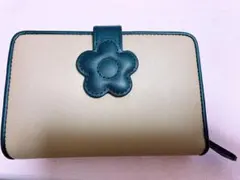 MARY QUANT フラワーモチーフ 二つ折り財布