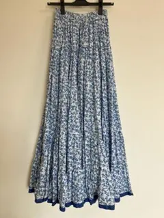 【マリハ】草原の虹のスカート　ティアード　マキシ丈　花柄　コットン　シップス　青のサムネイル