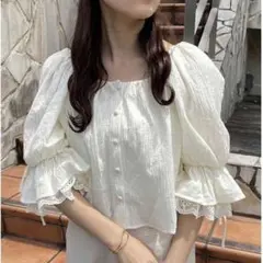 値下中！匿名配送☆体系カバー✴︎オフショル肩出しフリルレース袖ショート丈トップス