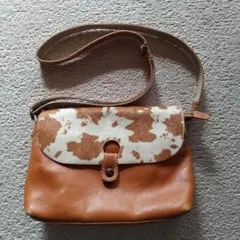 レザーとファーのショルダーバッグ