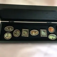 ディズニー アート ピンバッジ 8個セット　外箱つき