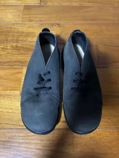 KEEN ブラック スエード スニーカー