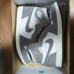 ナイキ エアジョーダン1 レトロ ハイ OG ブラック アンド スモークグレー