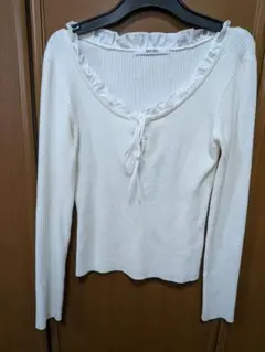 SNIDEL スナイデル フリルドッキングニットプルオーバー アイボリー