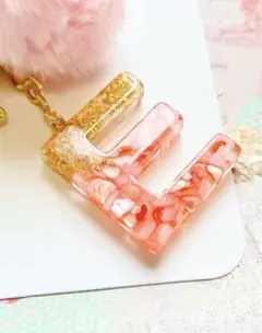 ピンクゴールド レジン製Eチャーム