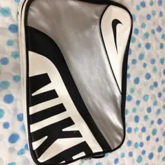 エナメルバッグ