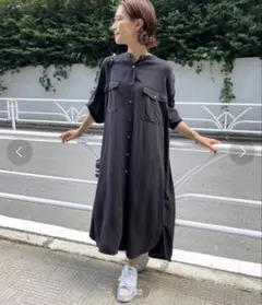 スピックアンドスパン ロングシャツワンピ 羽織り 黒 Cuスパンツイルシャツ