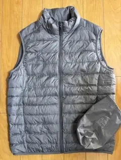 UNIQLO ウルトラダウンベストメンズライトグレーM