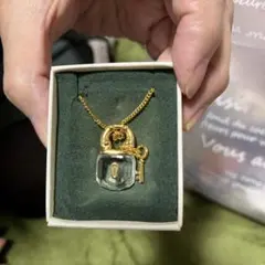 SWAROVSKI スワロフスキー ネックレス　鍵