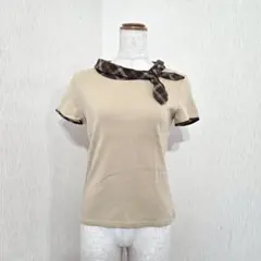 アリスバーリー チェック柄リボンタイカットソー ベージュ フレンチスリーブ風 Mのサムネイル