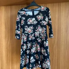 花柄ワンピース　160/84A  e hyphen world gallery