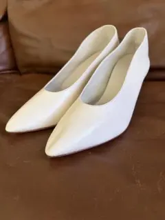 新品、未使用　MARTINIANOパンプスのサムネイル