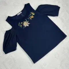 ヘルシーカレン トップス M ネイビー 肩あき 花柄 刺繍 タグ付き⁠のサムネイル