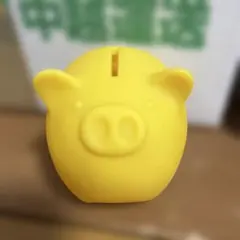 黄色い豚の貯金箱
