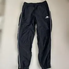 ニューバランス　ウインドブレーカーパンツ　M 黒　刺繍　サイドライン