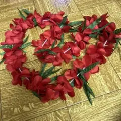 赤い花のフラダンス用レイ