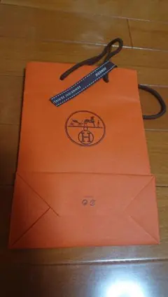 HERMESの小さめの紙袋 ショップ袋