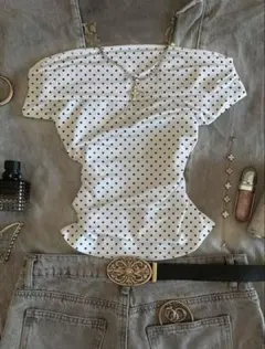 SHEIN ドット柄 シャーリング オフショルダー tシャツのサムネイル