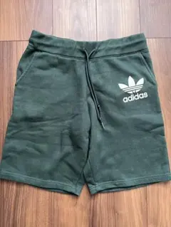 adidas original ダークグリーン スウェット生地 ショートパンツ