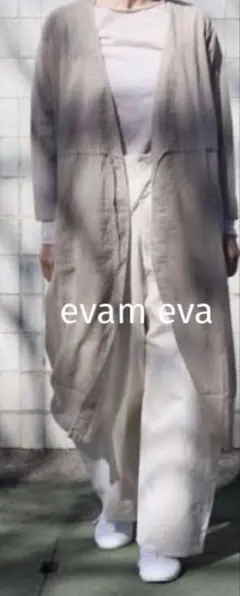 evam eva ローブ