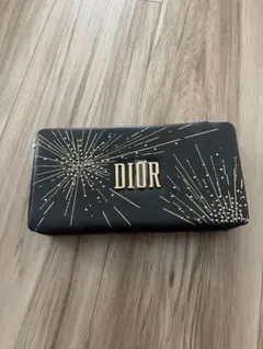 Dior ノベルティ ミラー付き レザー スタッズ メイクポーチ
