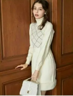 【新品未使用】裾ファー付きタートルネックニットワンピース アイボリー