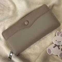 レディース ラウンドファスナー　長財布　財布　収納力