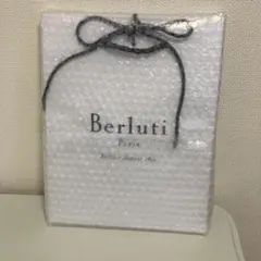 Berluti ホワイトショップ袋のサムネイル