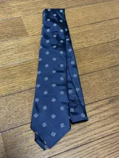 新品　シルク100% 小花柄　ネクタイ　イタリア製