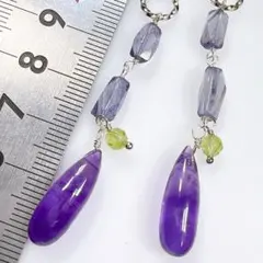 大粒アメジストとアイオライト・ペリドットのロングチャームe71