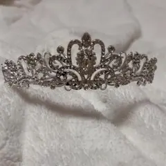 ティアラ シルバー 冠 卒業式 ヘアアクセサリー クリスタル