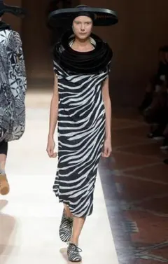 ⭕️最終値下げ❀希少❇レア❀ランウェイ着用❖変形❇ドレープ❖Ｍサイズ