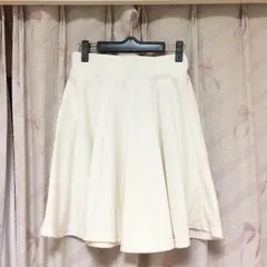 【新品未使用】ひざ丈スカートのサムネイル