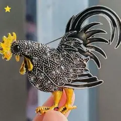 鶏デザインブローチ　カジュアル　エレガント　個性的　鳥　金運アップ　お洒落