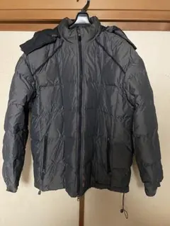 フード付きグレー ダウンジャケット