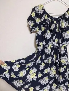 花柄　ワンピース　ネイビー