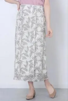 マイストラーダ　リーフエンブロイダリータイトスカートのサムネイル