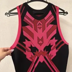 幾何学模様 ノースリーブ ニットワンピース ブラック ピンクのサムネイル