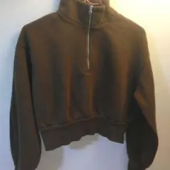 GU ブラウン クロップド スウェットシャツ