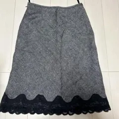 グレーと黒のレース裾タイトスカート