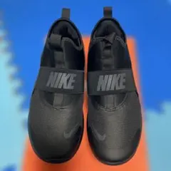 美品❗️NIKE ブラック スニーカー スリッポン　24センチのサムネイル