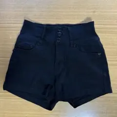 【ボトムス】 キッズ ハイウェスト半ズボン 黒　サイズS