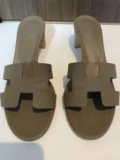 HERMES★エルメス☆サンダル【オアジス】★エトゥープ☆正規店購入☆美品 37のサムネイル